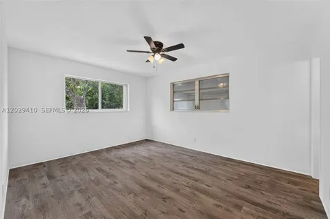 365 NW 46th Street Oakland Park FL 33309