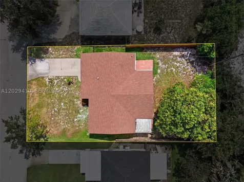 365 NW 46th Street Oakland Park FL 33309