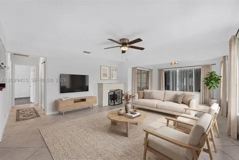 365 NW 46th Street Oakland Park FL 33309