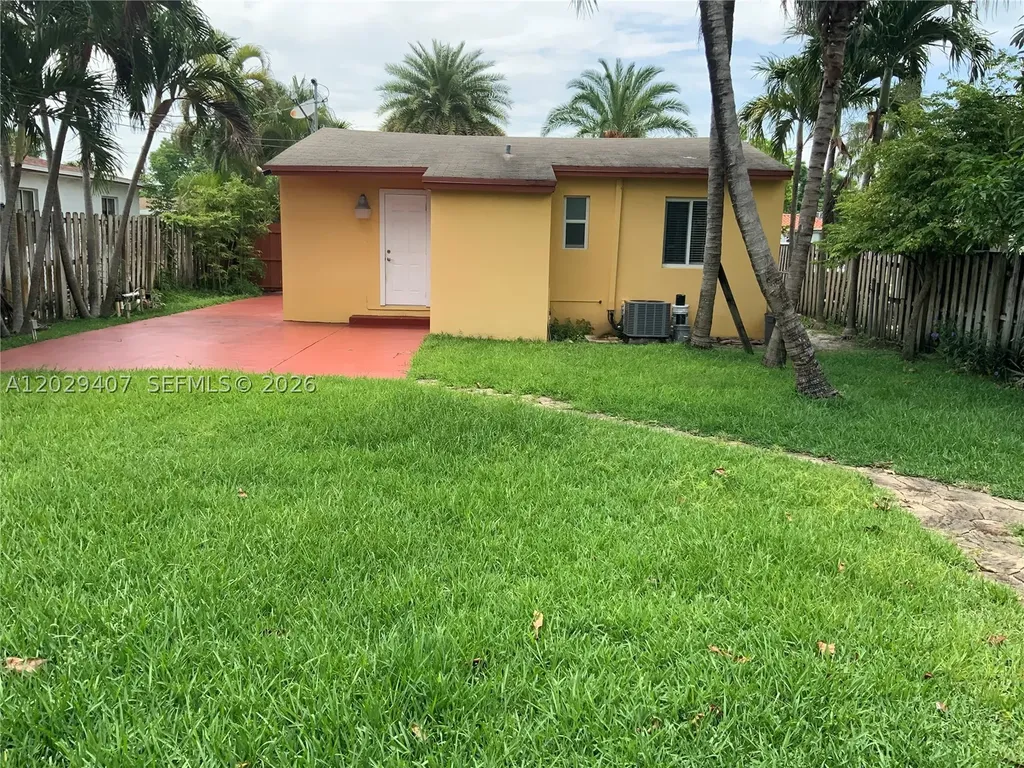 2502 Dewey Street Hollywood FL 33020