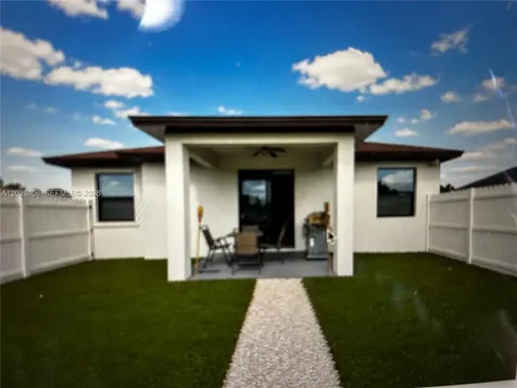 490 NW 37 Naples FL 34120