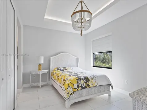 490 NW 37 Naples FL 34120