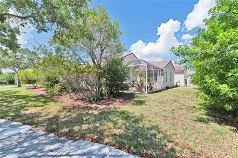 889 Sand Creek Circle Weston FL 33327