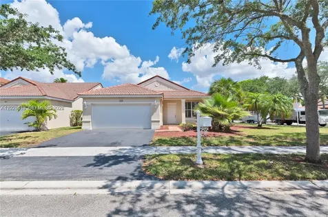 889 Sand Creek Circle Weston FL 33327