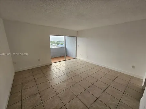 9375 Fontainebleau Boulevard Miami FL 33172