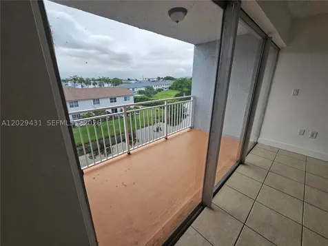 9375 Fontainebleau Boulevard Miami FL 33172