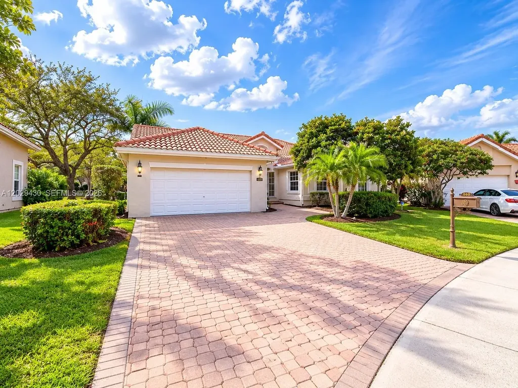 569 Spinnaker Weston FL 33326