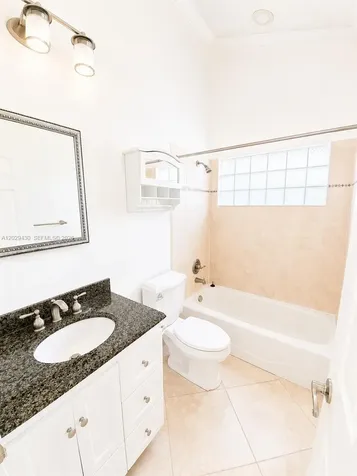 569 Spinnaker Weston FL 33326