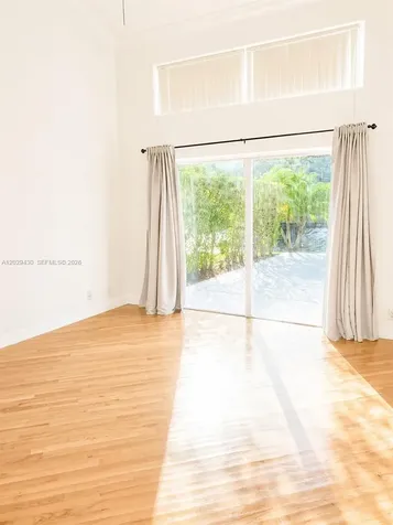 569 Spinnaker Weston FL 33326