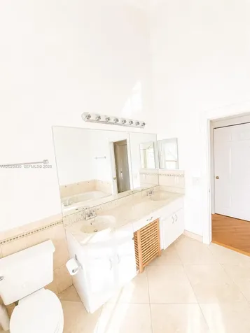 569 Spinnaker Weston FL 33326