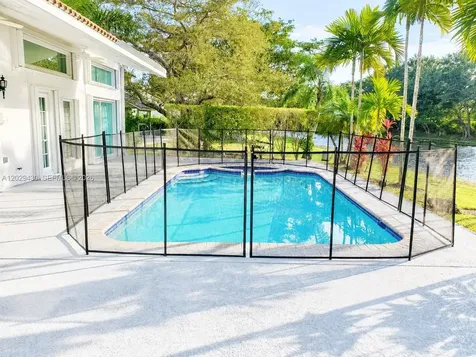 569 Spinnaker Weston FL 33326