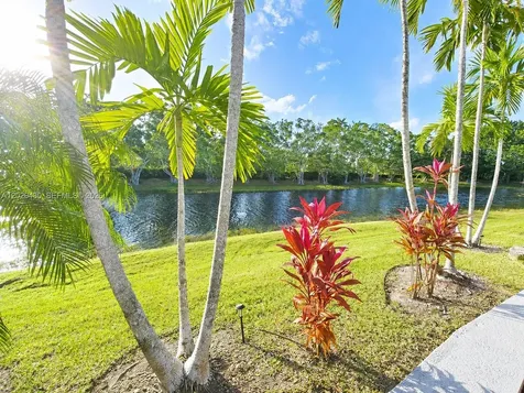 569 Spinnaker Weston FL 33326