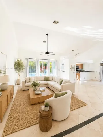 569 Spinnaker Weston FL 33326