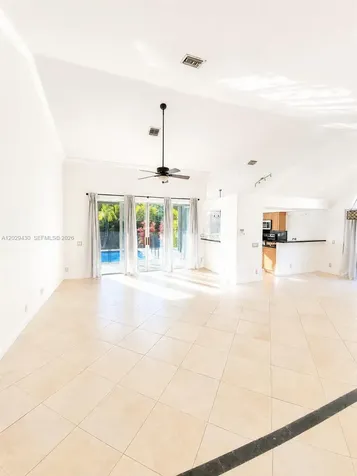 569 Spinnaker Weston FL 33326