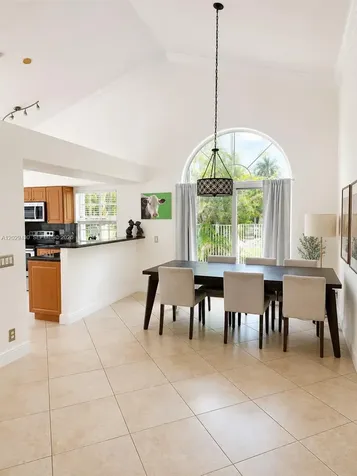 569 Spinnaker Weston FL 33326