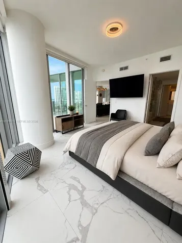 2900 NE 7th Avenue Miami FL 33137