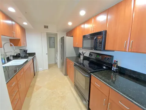 6917 Collins Avenue Miami Beach FL 33141