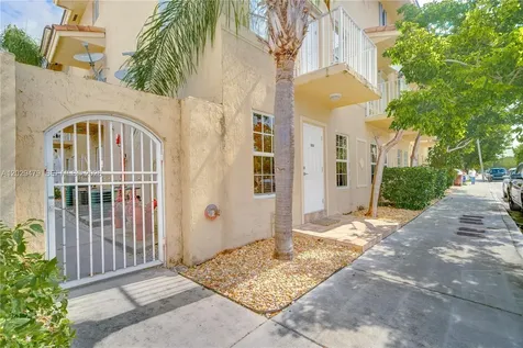 9 E 4th Street Hialeah FL 33010