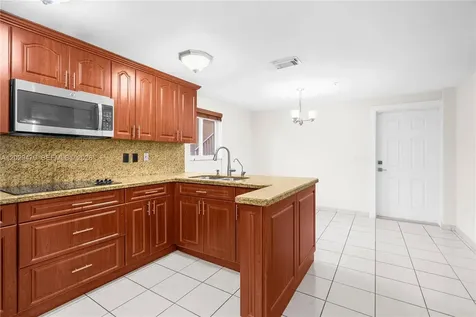 9 E 4th Street Hialeah FL 33010