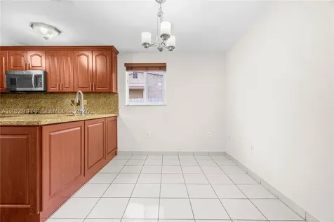 9 E 4th Street Hialeah FL 33010