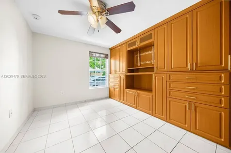 9 E 4th Street Hialeah FL 33010