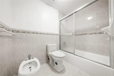 9 E 4th Street Hialeah FL 33010