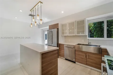 550 W 49th Street Miami Beach FL 33140