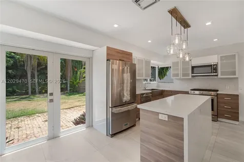 550 W 49th Street Miami Beach FL 33140