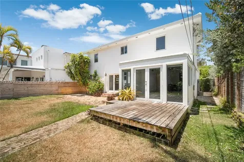 550 W 49th Street Miami Beach FL 33140