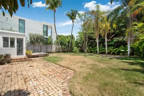 550 W 49th Street Miami Beach FL 33140