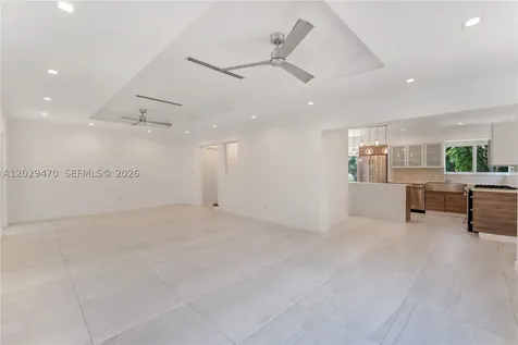 550 W 49th Street Miami Beach FL 33140