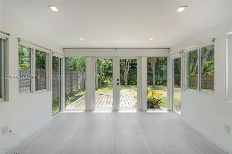 550 W 49th Street Miami Beach FL 33140