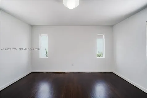 550 W 49th Street Miami Beach FL 33140