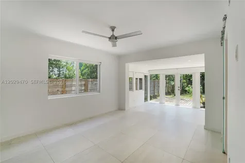 550 W 49th Street Miami Beach FL 33140