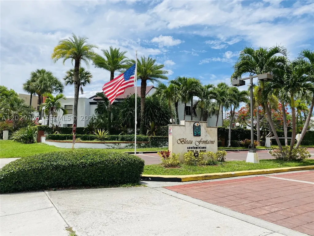 9429 Fontainebleau Boulevard Miami FL 33172