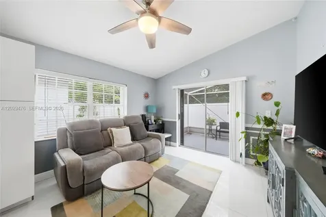 531 SW 176th Avenue Pembroke Pines FL 33029