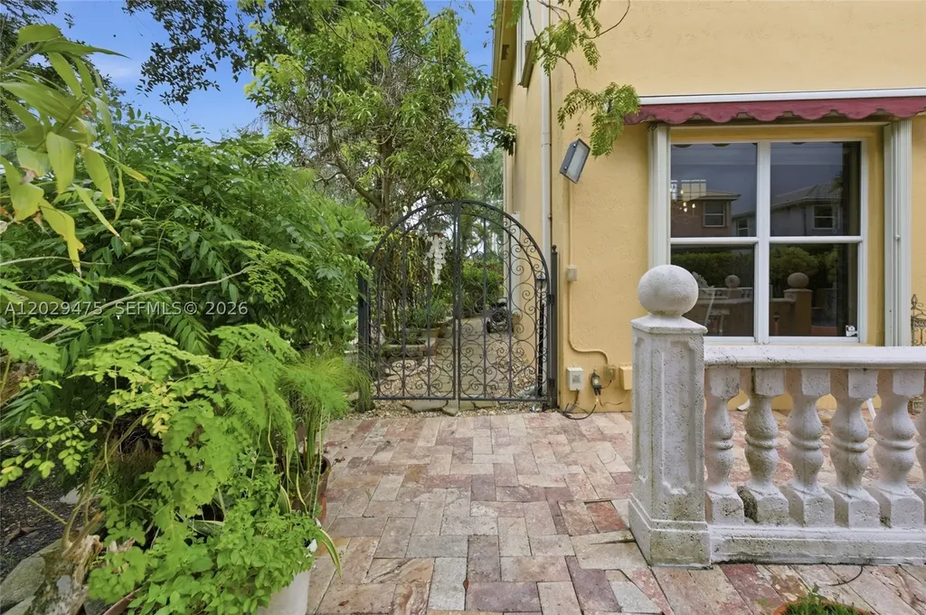 4909 NW 115th Way Coral Springs FL 33076