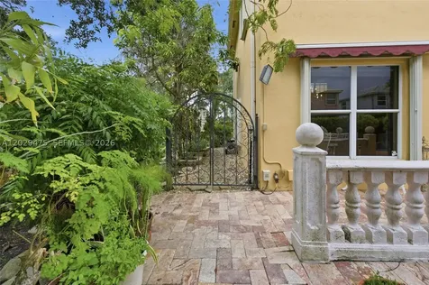 4909 NW 115th Way Coral Springs FL 33076