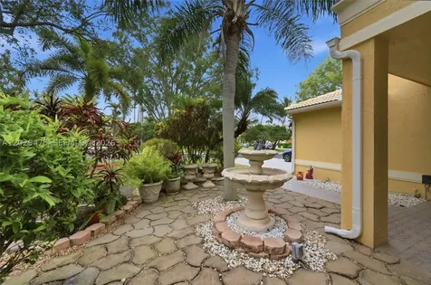 4909 NW 115th Way Coral Springs FL 33076