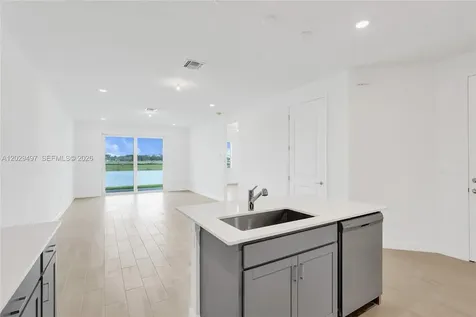 3742 Harborside Avenue Fort Pierce FL 34946