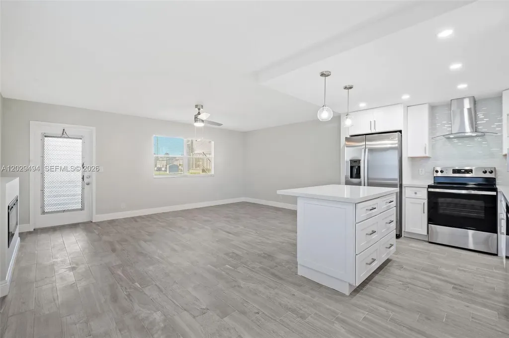 159 Brittany D Delray Beach FL 33446