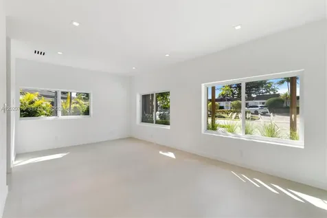 19721 NE 23rd Avenue Miami FL 33180