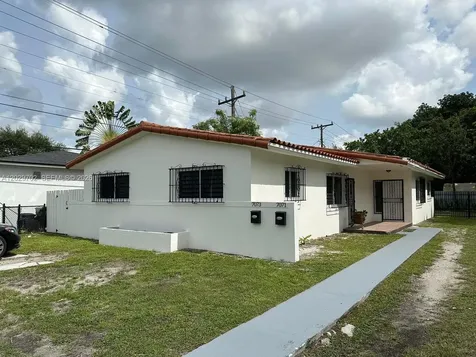 7073 SW 4th Street Miami FL 33144