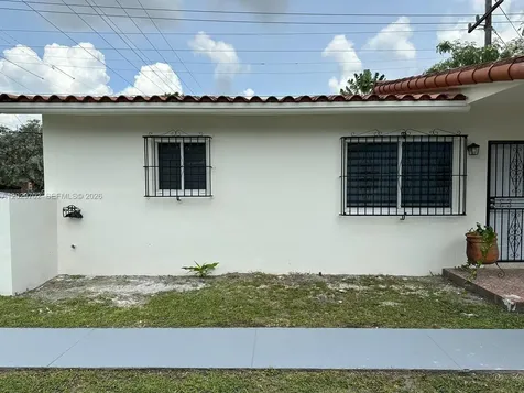 7073 SW 4th Street Miami FL 33144