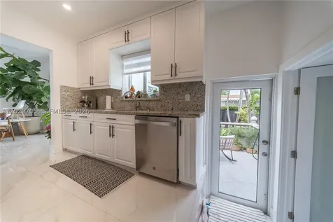 1900 SW 83rd Avenue Miami FL 33155