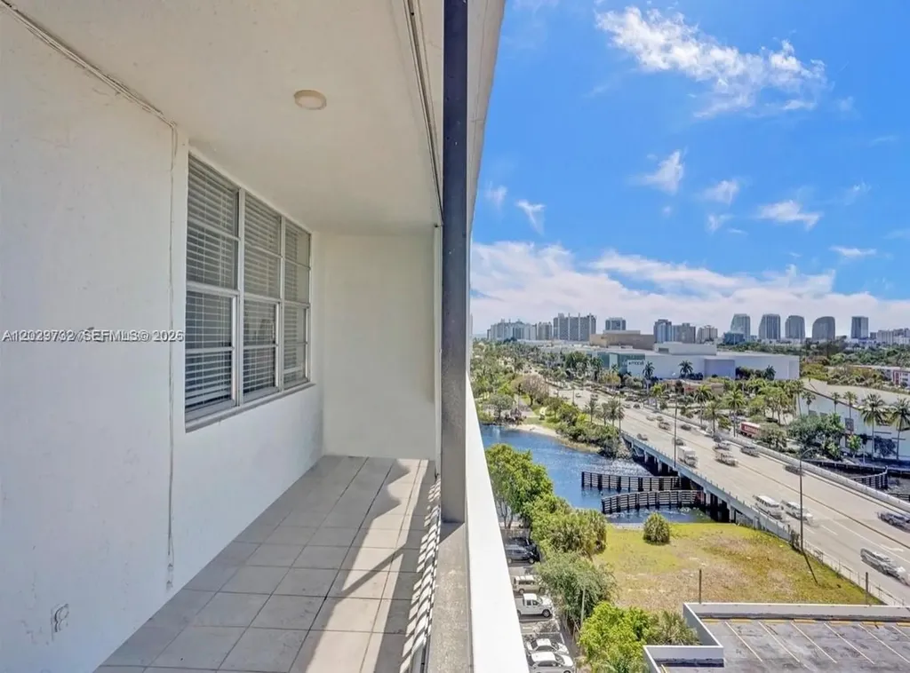 1160 N Federal Highway Fort Lauderdale FL 33304