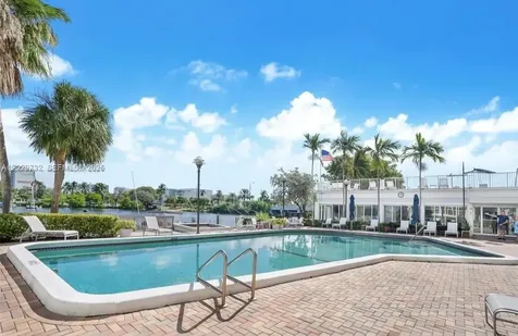 1160 N Federal Highway Fort Lauderdale FL 33304