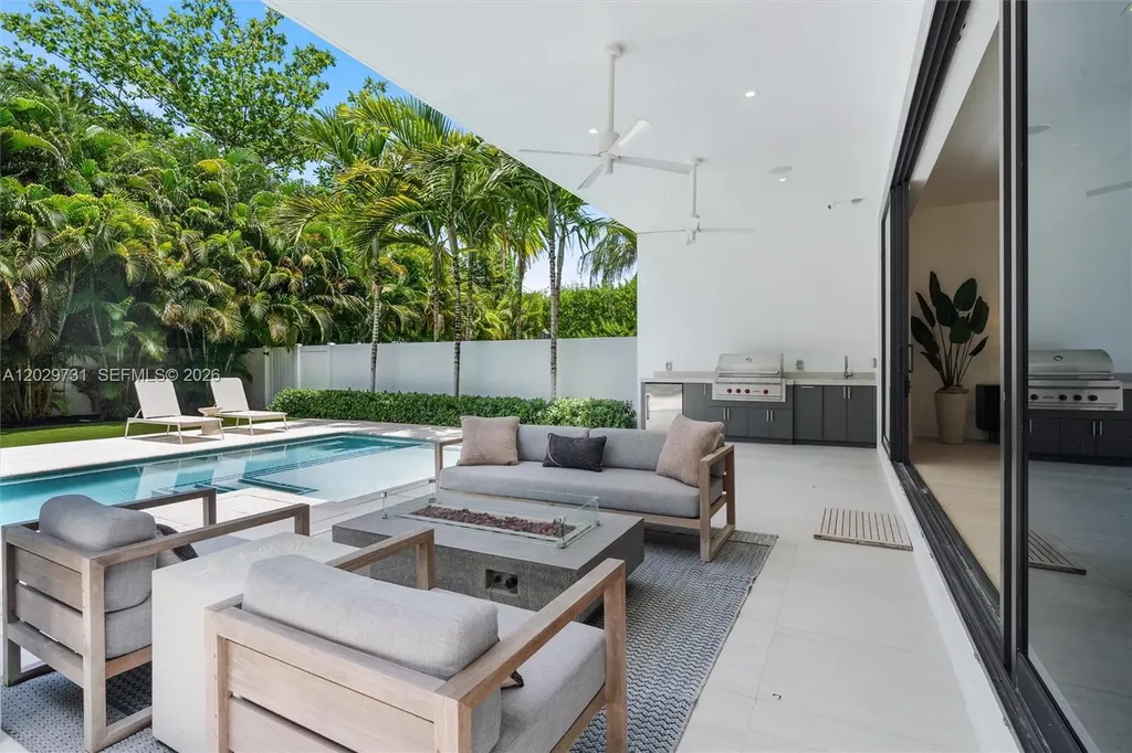 907 Witherspoon Lane Delray Beach FL 33483