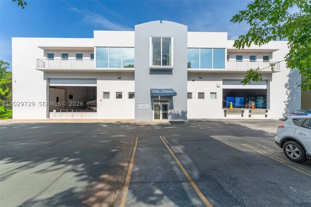 2100 NW 102nd Place Doral FL 33172