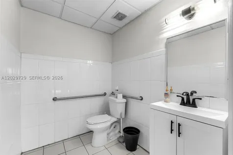 2100 NW 102nd Place Doral FL 33172
